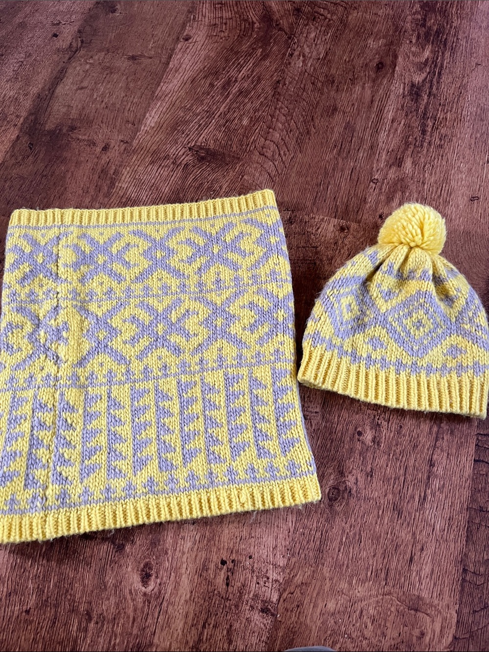 GAP Hat and Snood Set